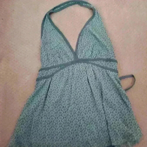🌻NEW YORK AND COMPANY HALTER TOP​ - Picture 1 of 5